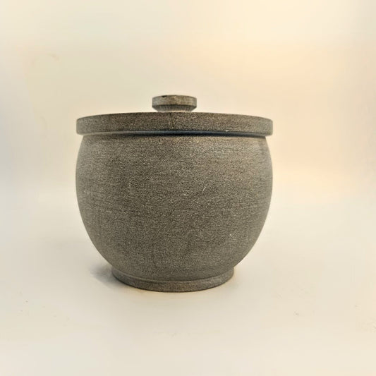 700 – 800 ML Soapstone Curd Pot | Traditional Storage for Fresh, Creamy Curd.