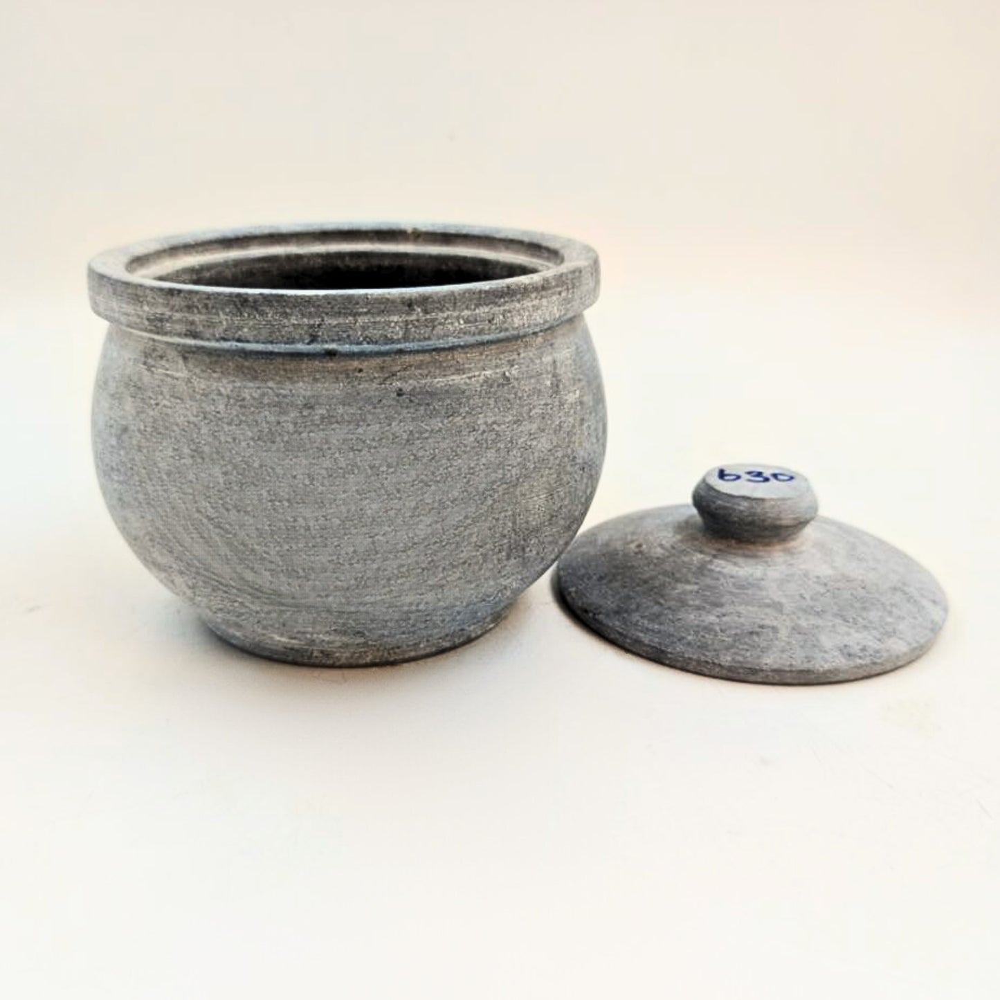 500 – 600 ML Soapstone Curd Pot | Traditional Storage for Fresh, Creamy Curd.